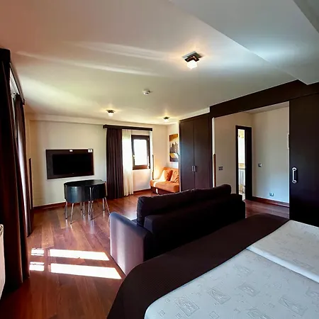 Rurales L'arquera Льянес